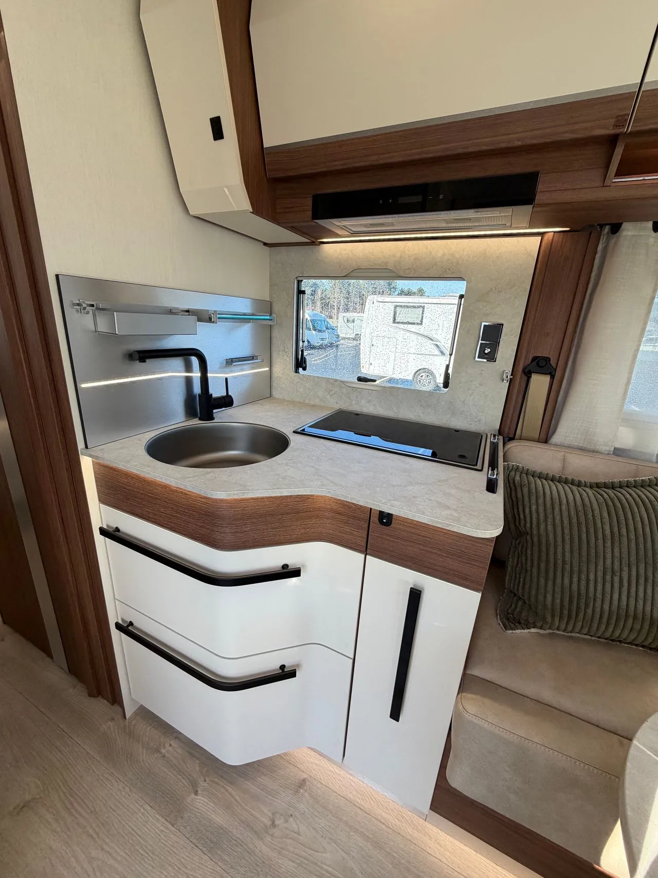 Camping-car - Fleurette - Discover 75 LMF Wellness - 2026