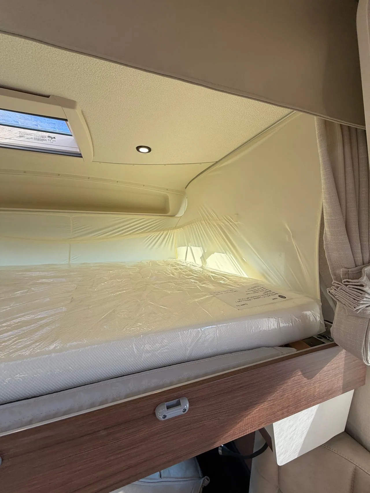 Camping-car - Fleurette - Discover 75 LMF Wellness - 2026