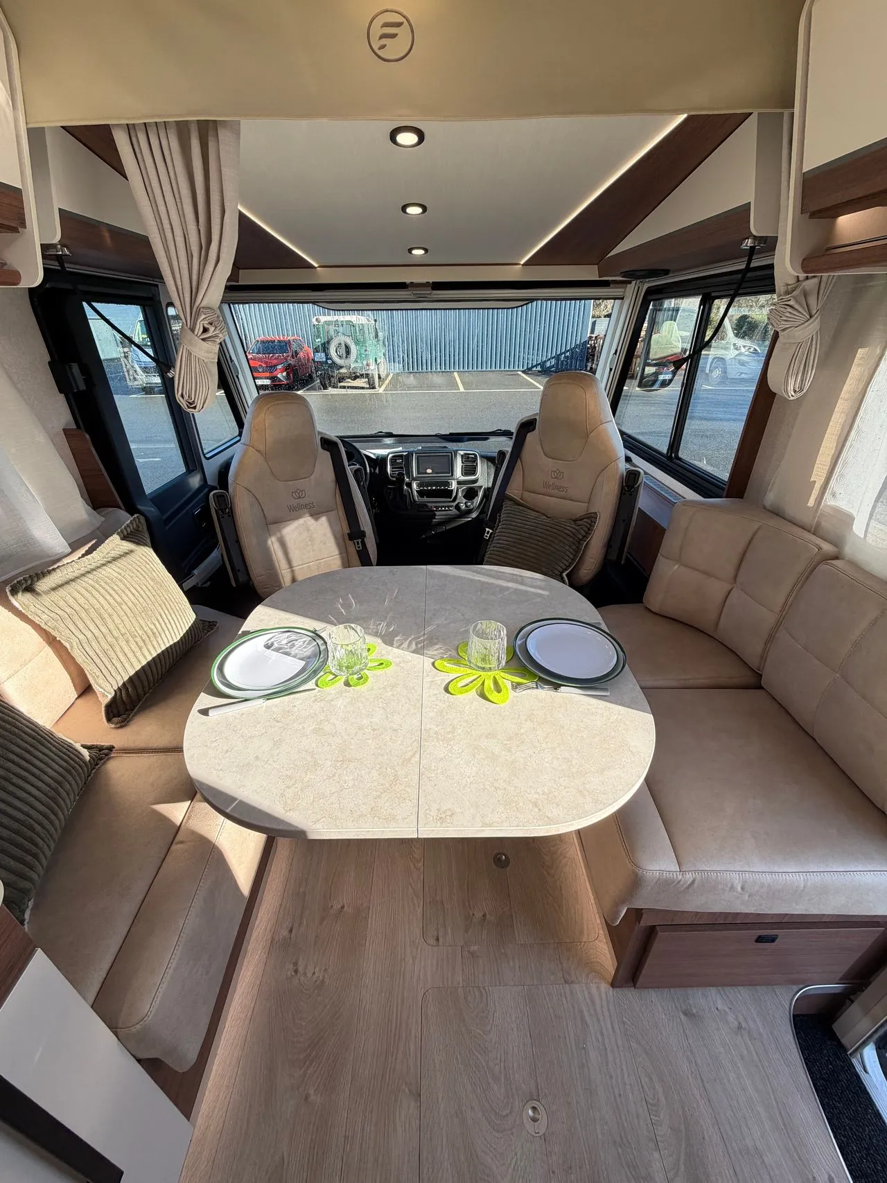 Camping-car - Fleurette - Discover 75 LMF Wellness - 2026