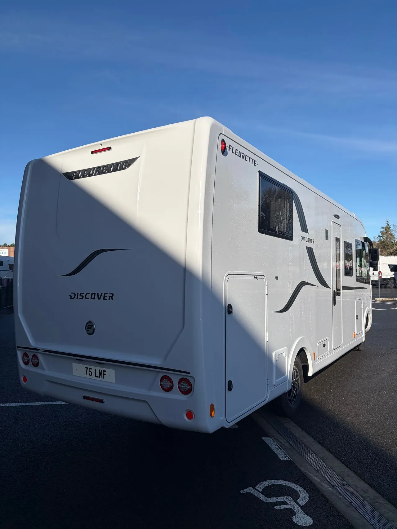 Camping-car - Fleurette - Discover 75 LMF Wellness - 2026