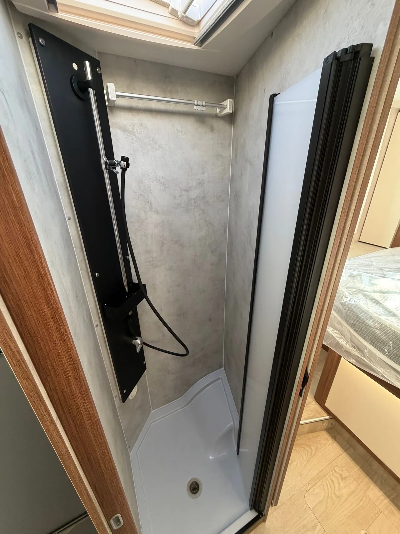 Camping-car - Fleurette - Discover 75 LMF Wellness - 2026