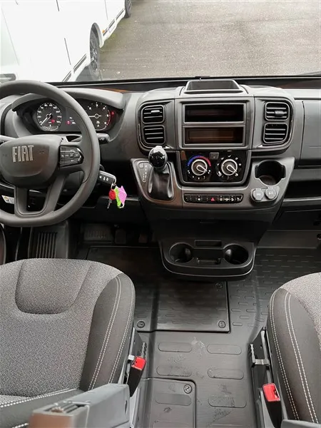 Fourgon aménagé - Dreamer - Camper five - 2026