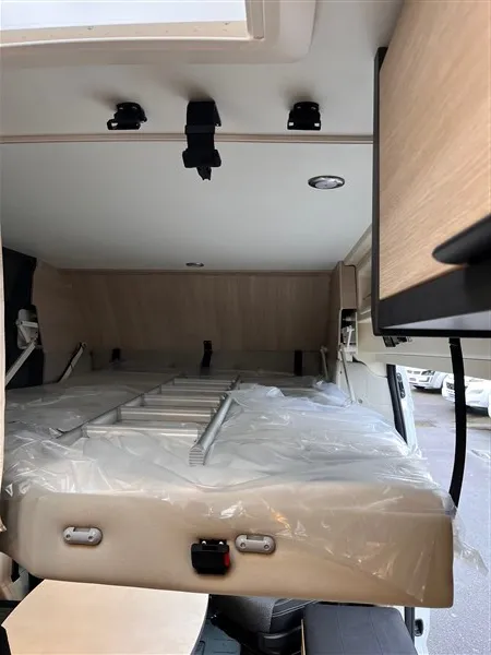 Fourgon aménagé - Dreamer - Camper five - 2026