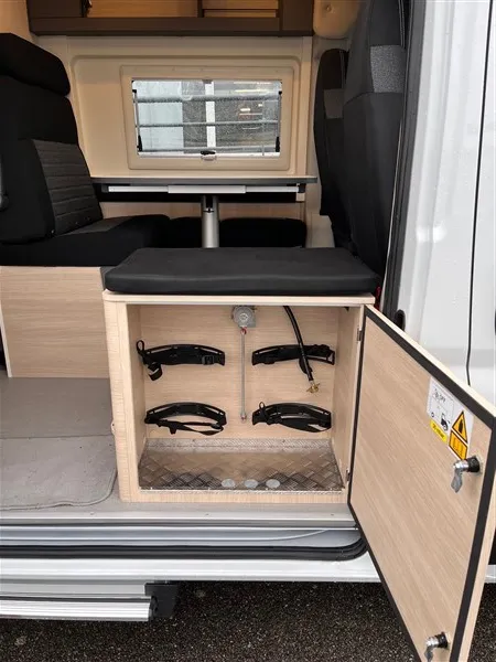 Fourgon aménagé - Dreamer - Camper five - 2026