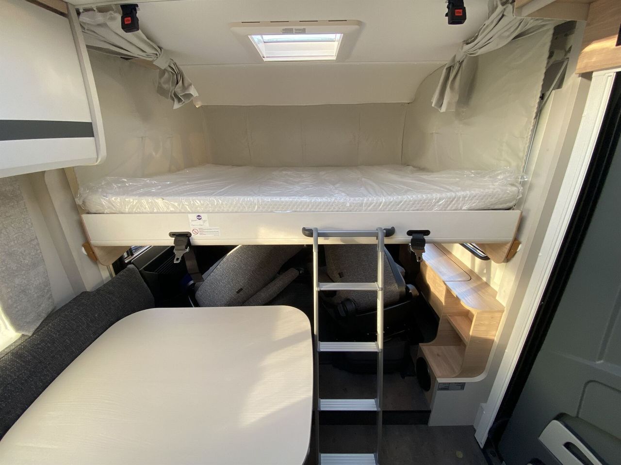 Camping-car - Dethleffs - Globebus I6 disponible La Roche