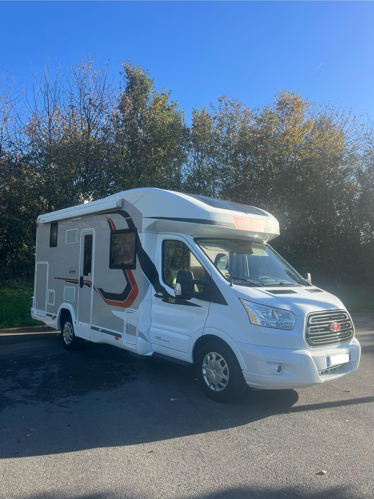 Camping-car CHALLENGER 260 Graphite Edition