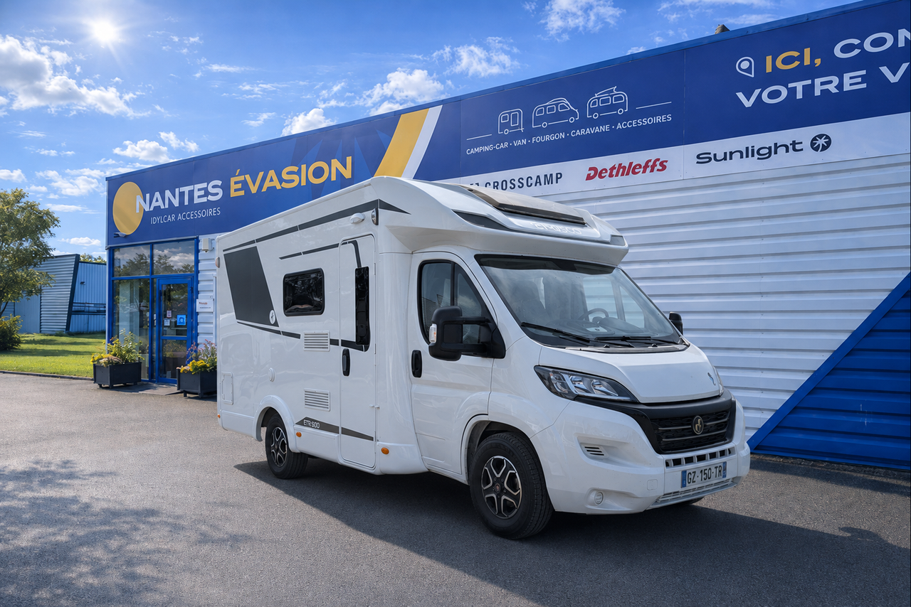 Camping-car ETRUSCO T5900 FB