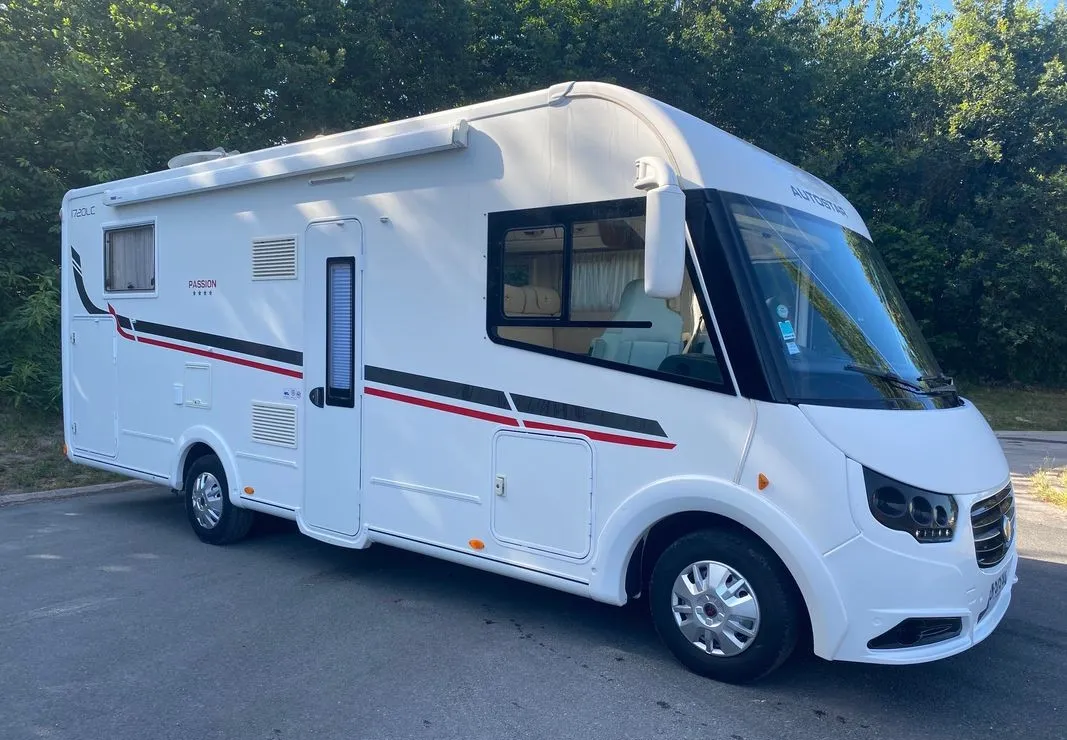 Camping-car occasion – Intégral — Camping-car profilé