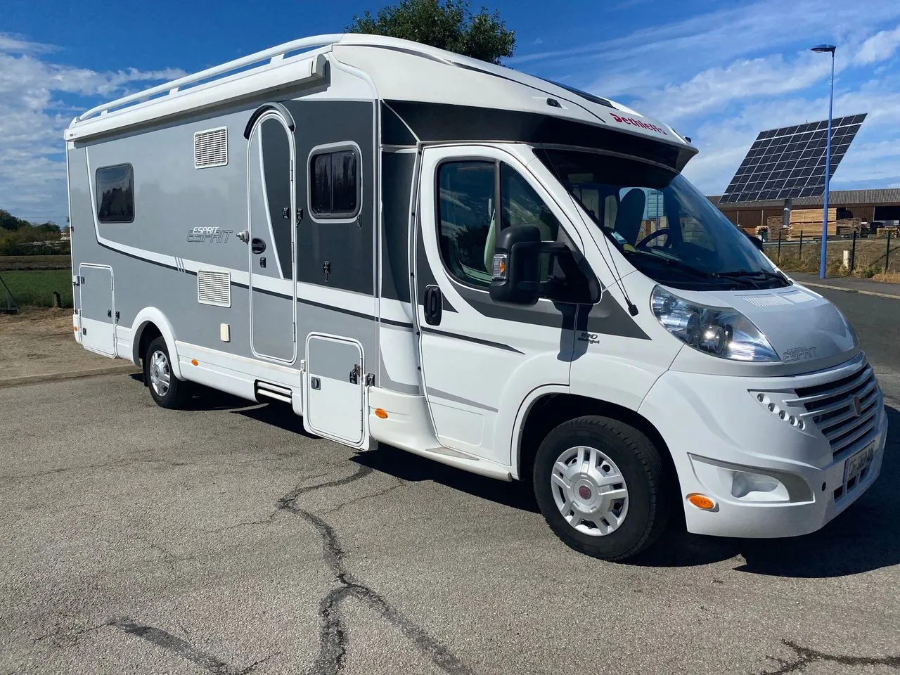 Camping-car occasion – Profilé — Camping-car profilé