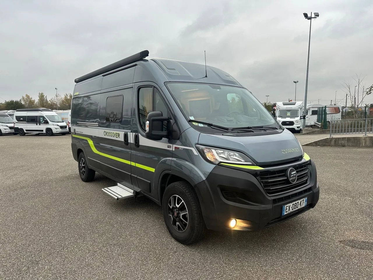 Fourgon amenage d occasion Hymer car CROSSOVER GRAND CANYON x POCLAIN 2018 Lyon Idylcar