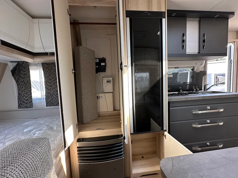 Caravane - Hobby - 490 KMF DE LUXE - 2025