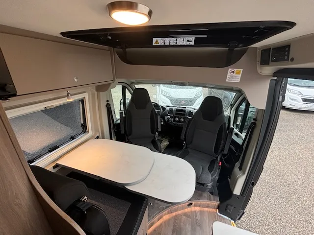 Fourgon aménagé - Carado - CV640 TOIT RELEVABLE - 2024