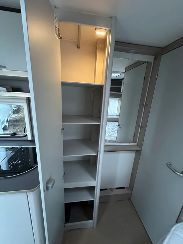 Caravane - Burstner - PREMIO 455 TS BRAVA BLACK FOREST - 2025