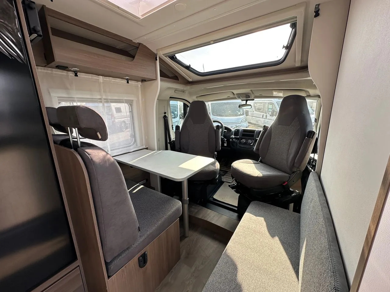 Camping-car - Carado - V347 Pro+ - 2026