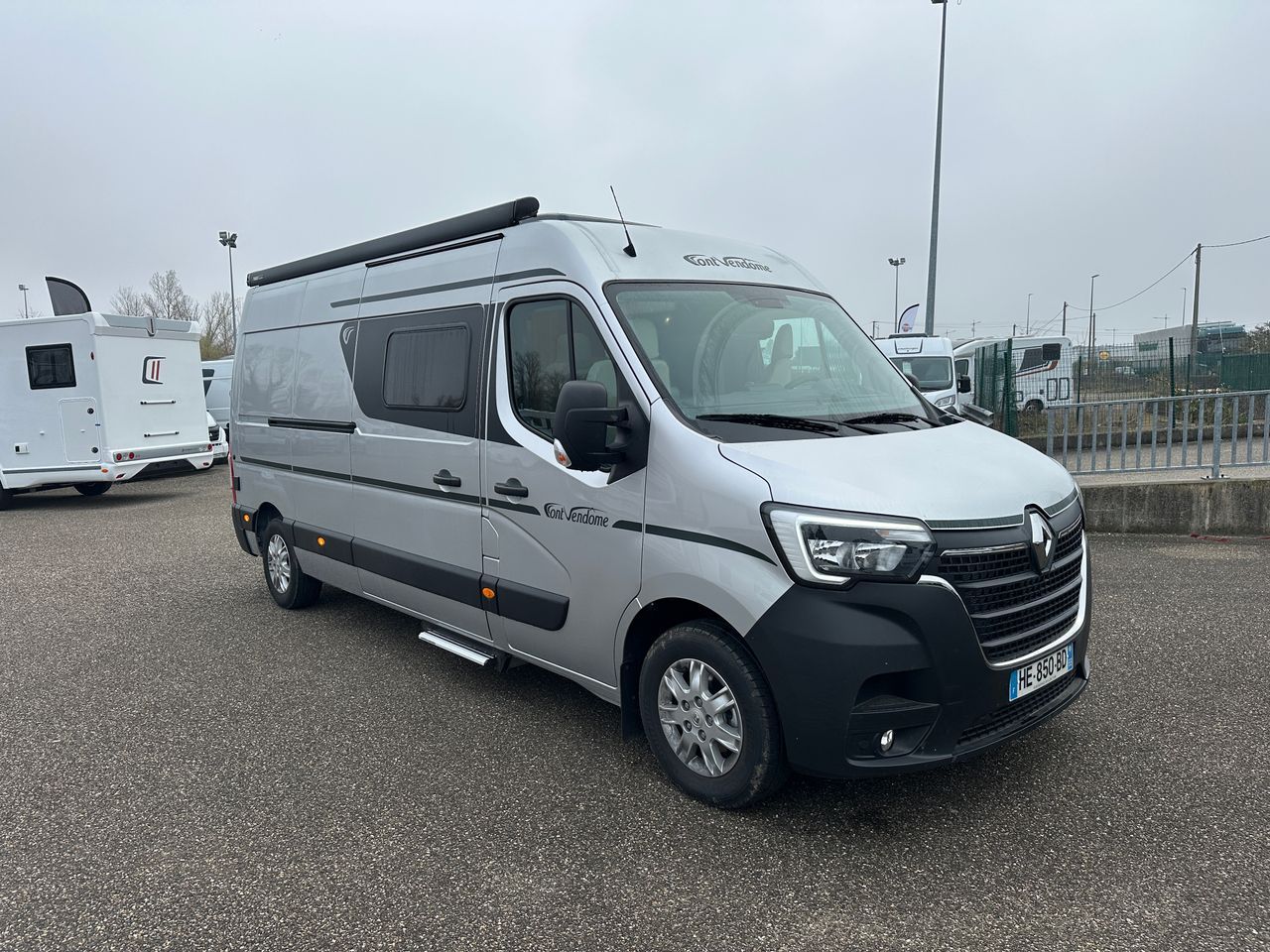 Camping-car FONT VENDOME MASTER VAN 45éme Anniversaire