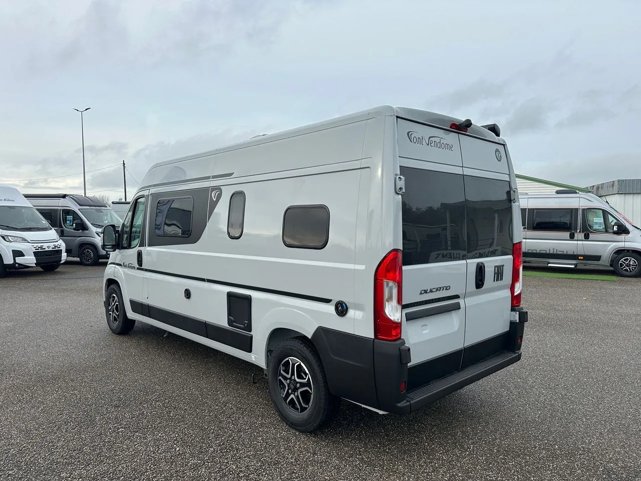 Fourgon aménagé - Font Vendôme - LEADERCAMP DUO ELEGANCE - 2026