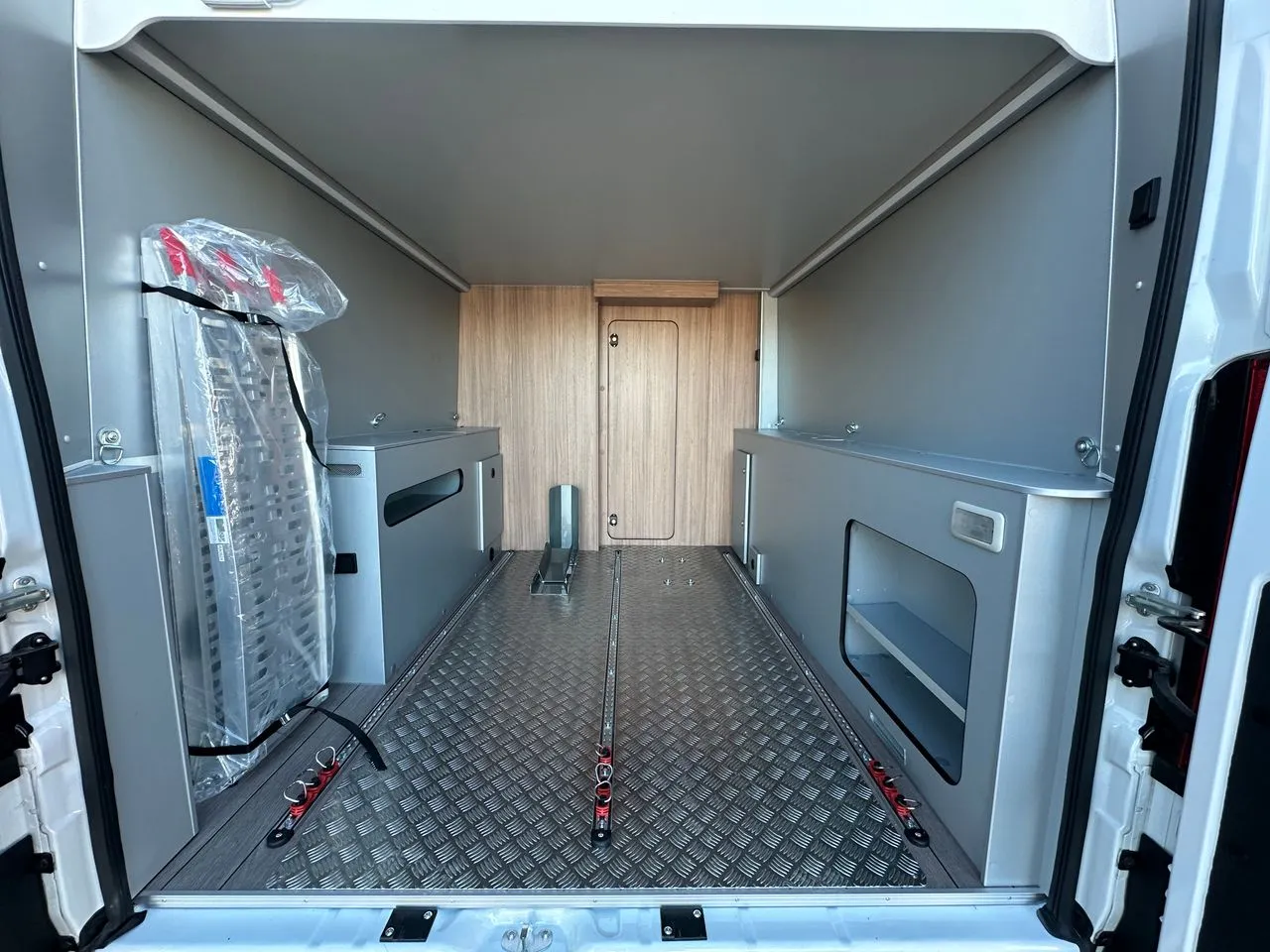 Fourgon aménagé - Weinsberg - CARABUS 630 MEG EDITION FIRE - OUTLAW - 2026