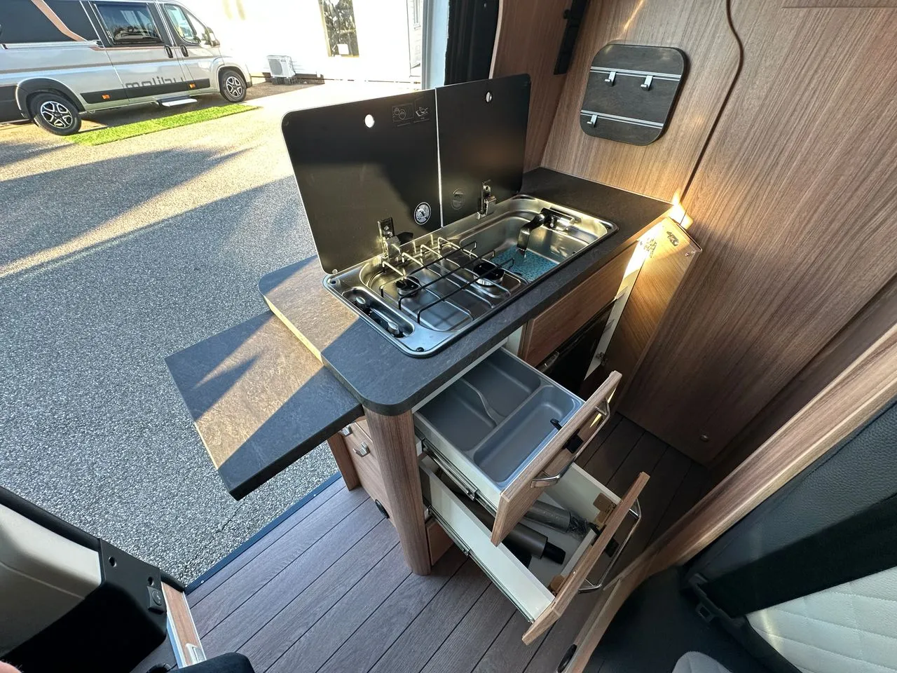 Fourgon aménagé - Weinsberg - CARABUS 630 MEG EDITION FIRE - OUTLAW - 2026