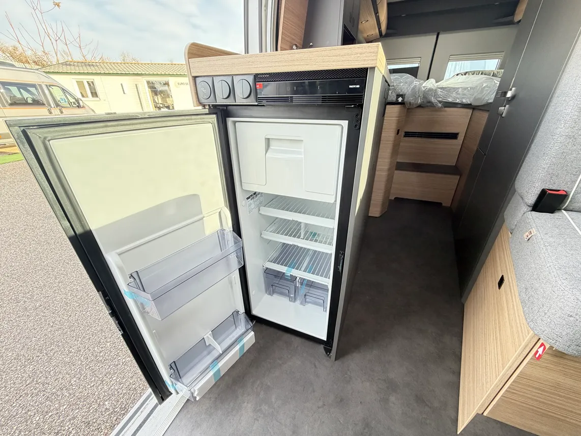 Fourgon aménagé - Malibu - VAN FIRST CLASS GT SKYVIEW 640 LE RB - 2026