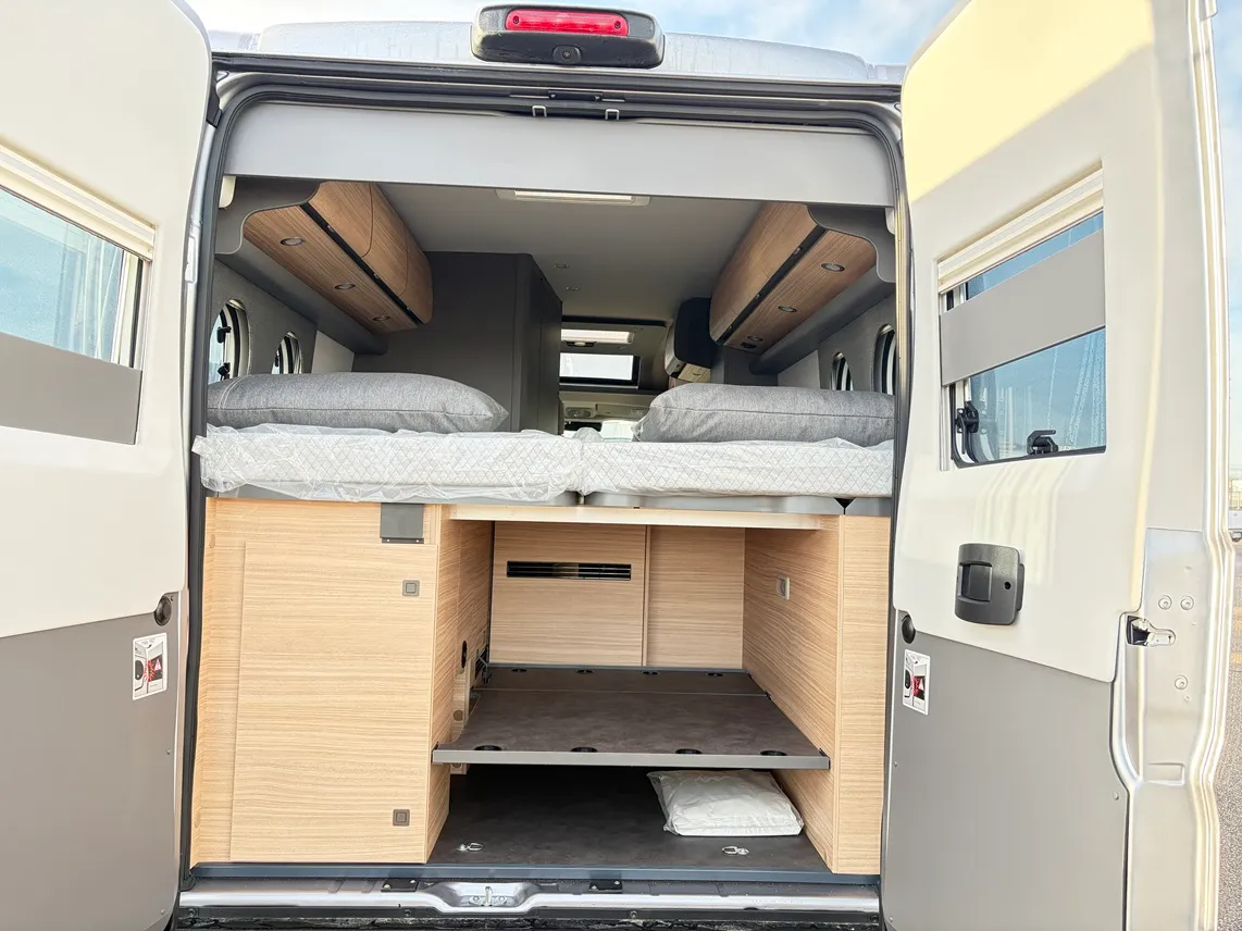 Fourgon aménagé - Malibu - VAN FIRST CLASS GT SKYVIEW 640 LE RB - 2026