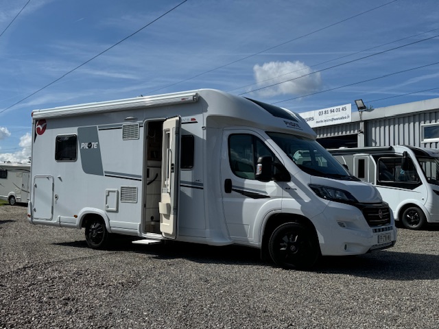 Camping-car PILOTE P726