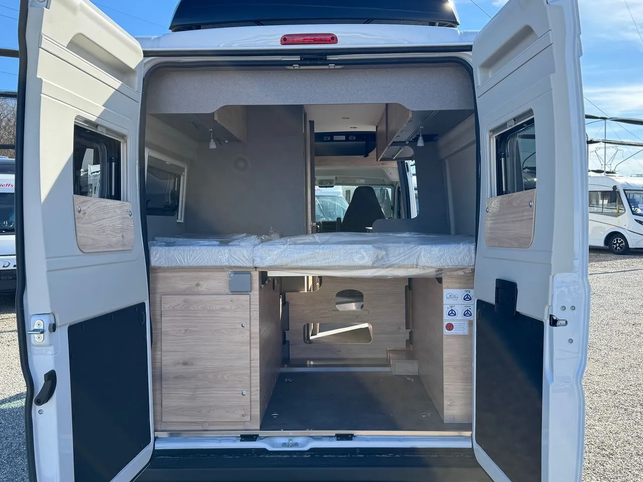 Fourgon aménagé - Dethleffs - CVD 600DS - 2026