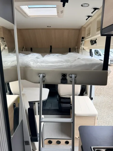 Fourgon aménagé - Dreamer - CAMPER FIVE - 2026