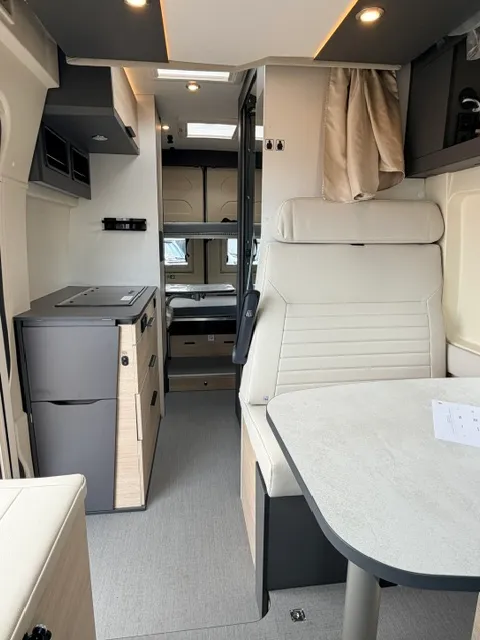 Fourgon aménagé - Dreamer - CAMPER FIVE - 2026