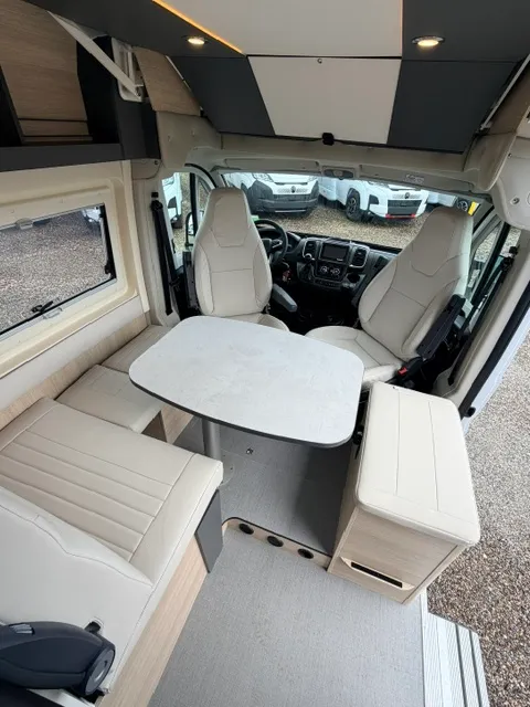 Fourgon aménagé - Dreamer - CAMPER FIVE - 2026