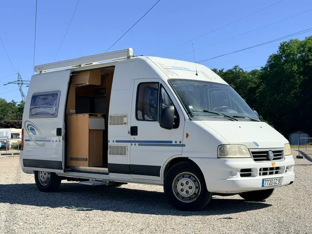 Fourgon aménagé occasion Adria — Fourgon aménagé