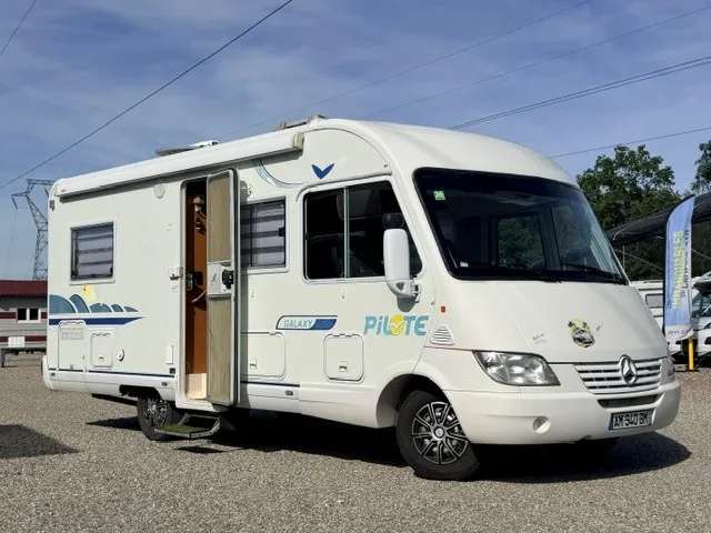 Camping-car occasion – Intégral — Camping-car profilé