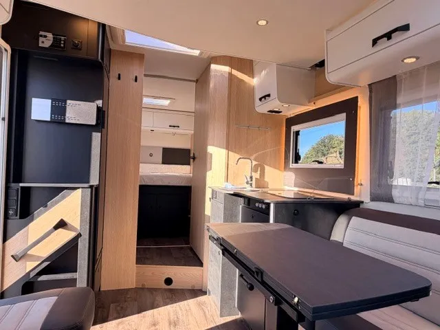 Camping-car - Sunlight - T7433 Q - 2027