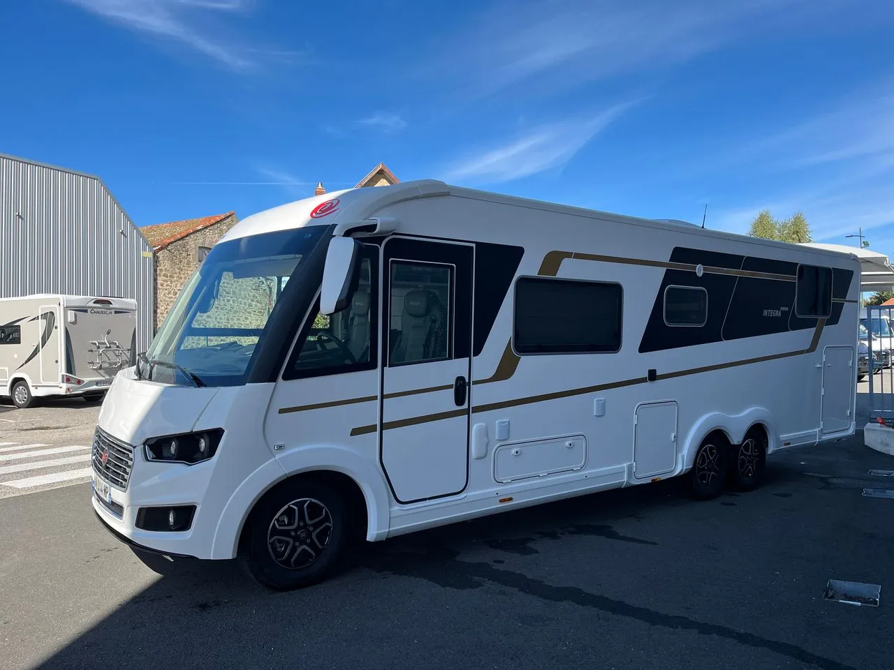 Camping-car - Eura Mobil - integra i 890 qb - 2024