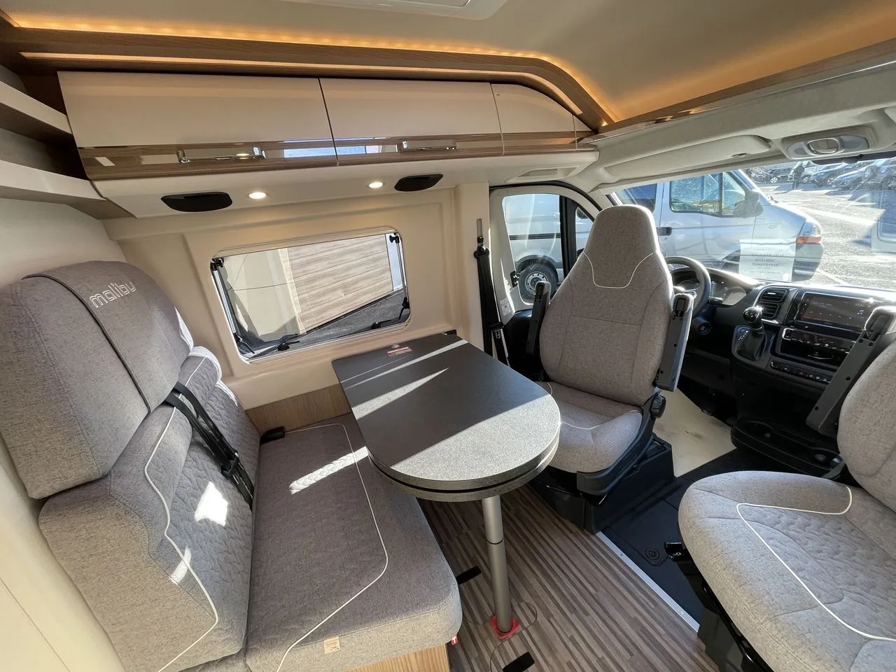 Fourgon aménagé - Malibu - 640 LE-RB Coupé Two-Rooms First Class - 2025