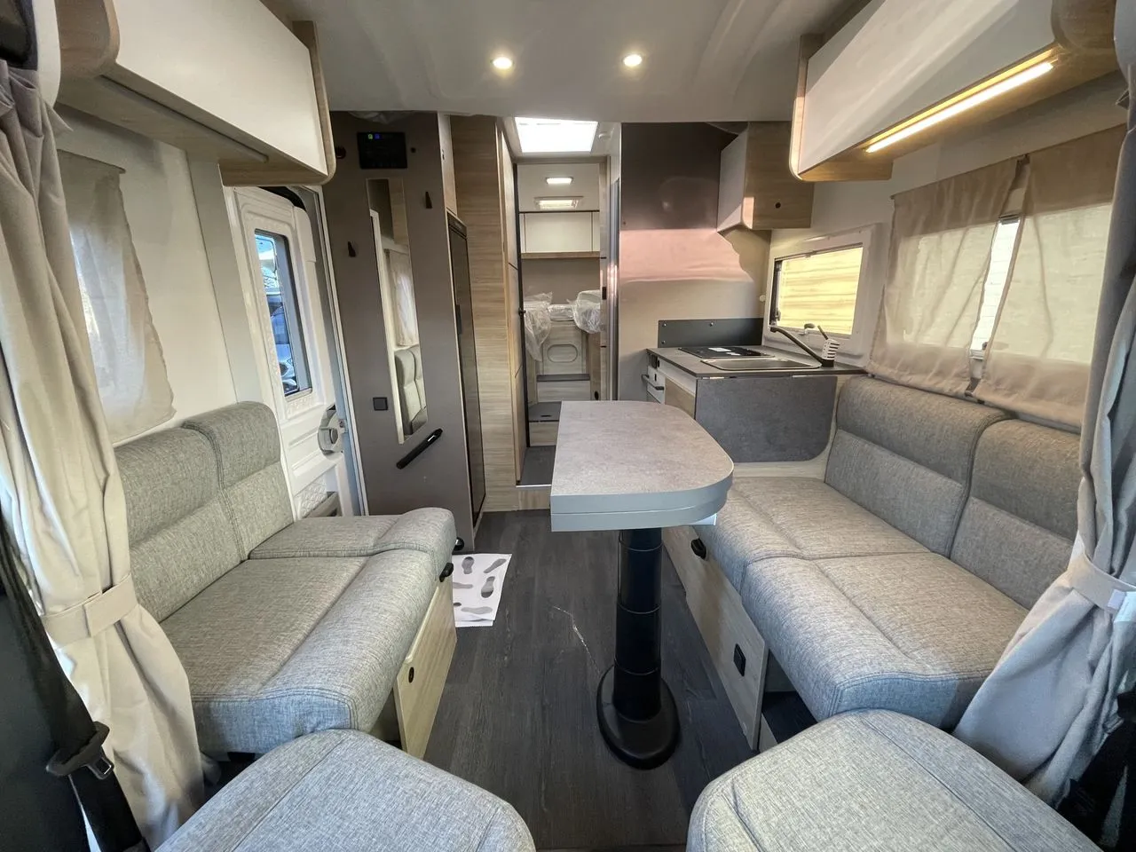 Camping-car - Chausson - 777 First Line Boite Automatique - 2025