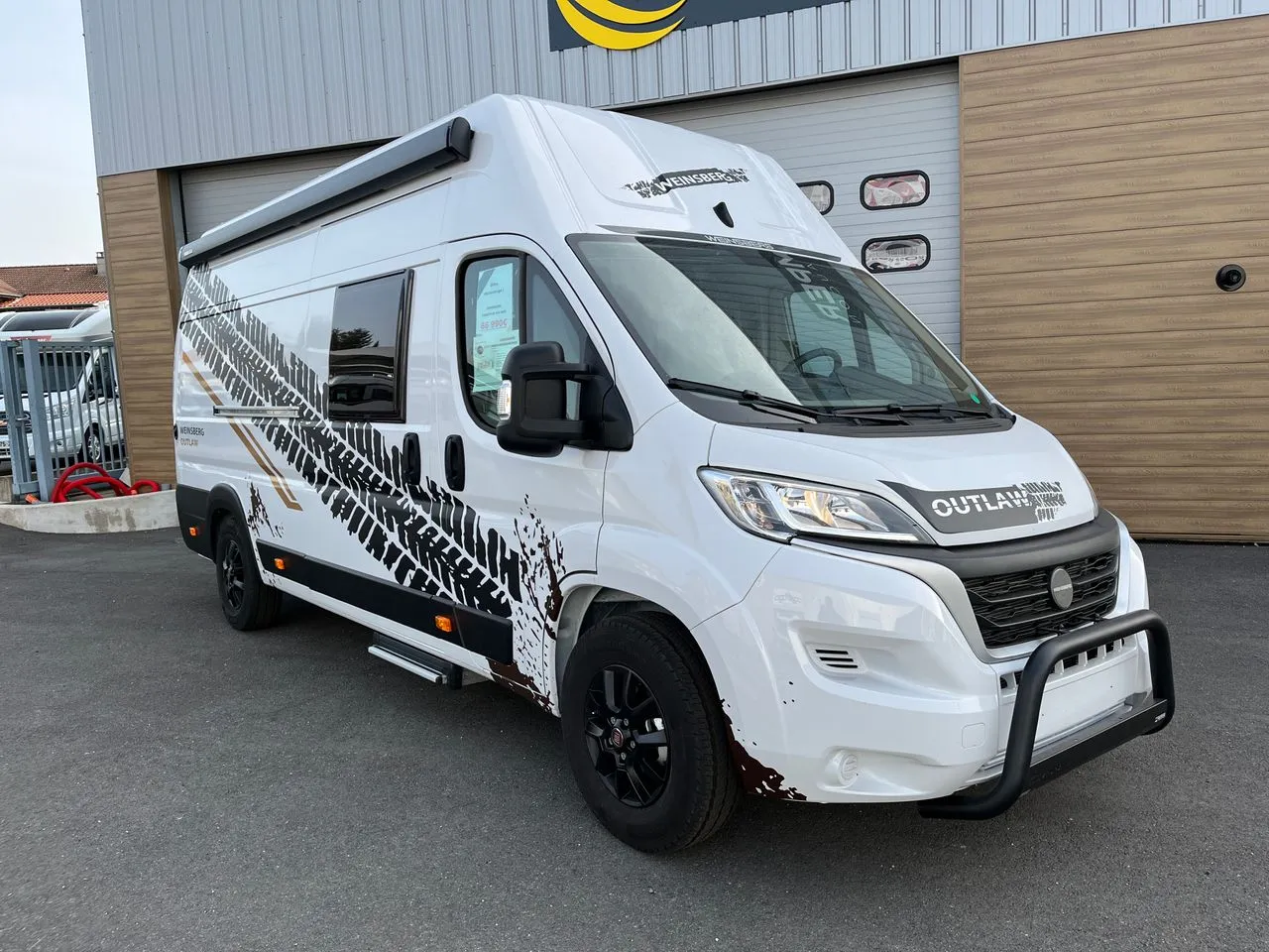 CARATOUR 630 MEG OUTLAW