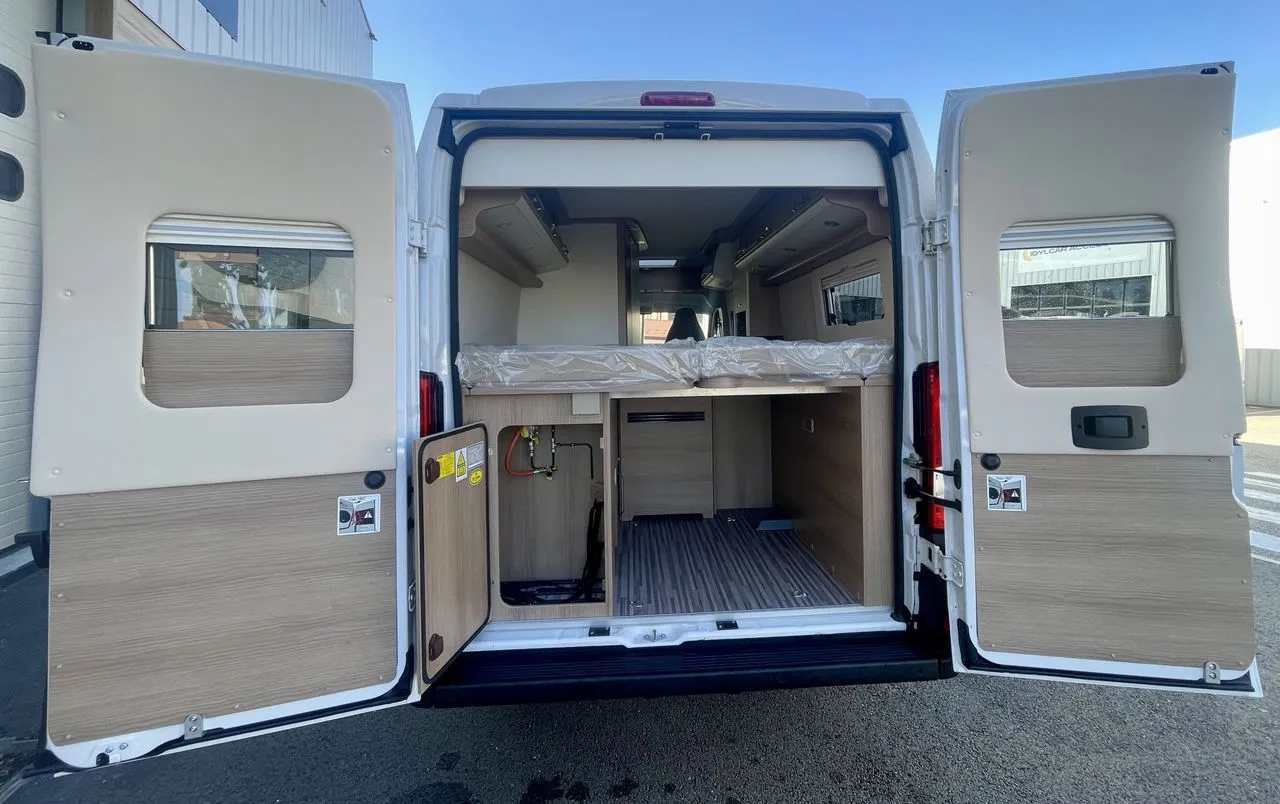 Fourgon aménagé - Malibu - First Class - 640LE RB Two Rooms - 2024