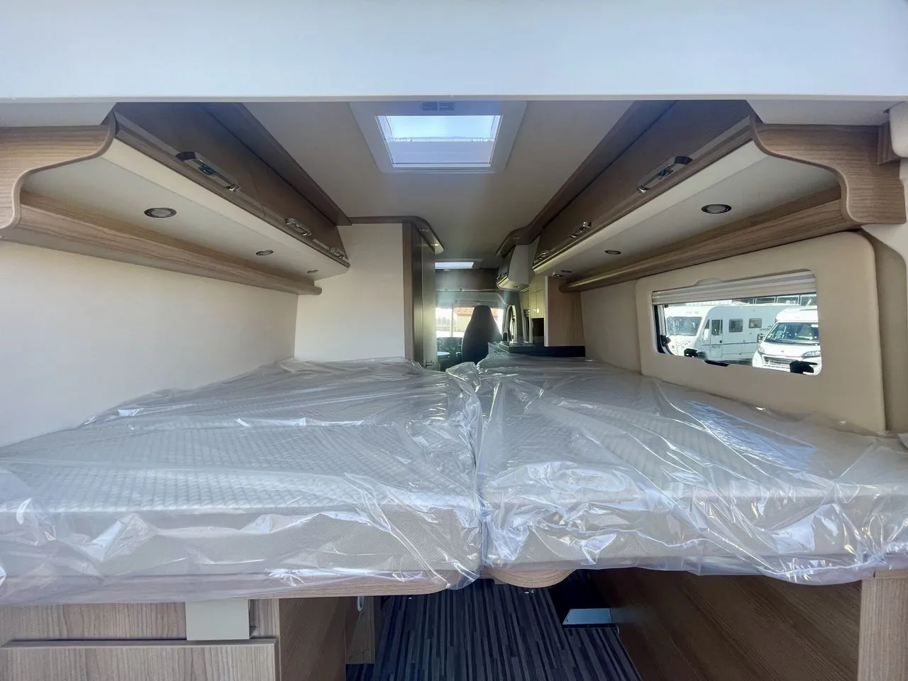 Fourgon aménagé - Malibu - First Class - 640LE RB Two Rooms - 2024