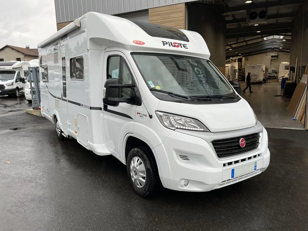 P716 Essentiel 