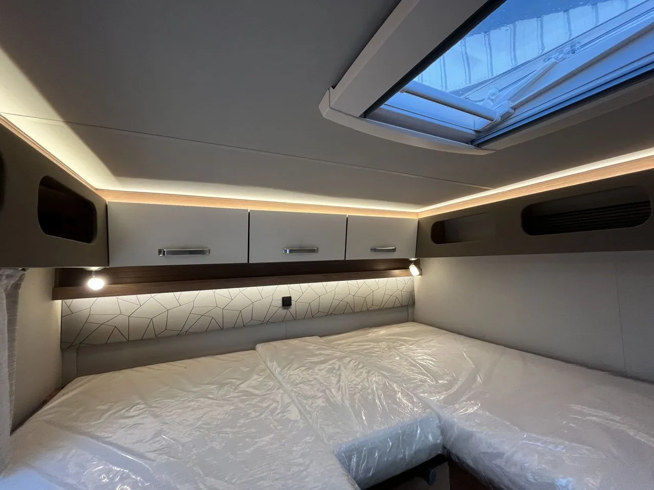 Camping-car - Weinsberg - CaraCompact Suite 640 MEG Edition Pepper - 2024