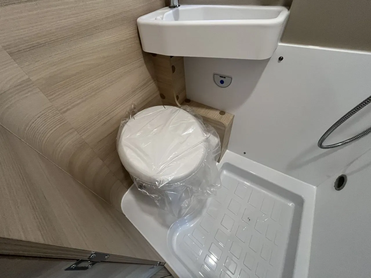 Fourgon aménagé - Chausson - V594 FIRST LINE LIGHT - 2026