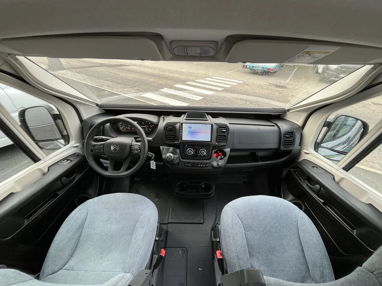 Fourgon aménagé - Chausson - V594 FIRST LINE LIGHT - 2026