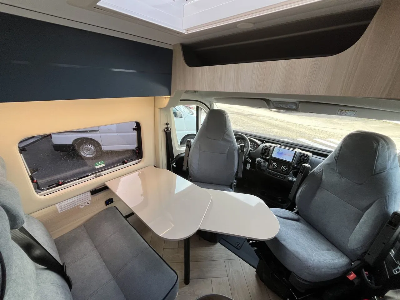 Fourgon aménagé - Chausson - V594 FIRST LINE LIGHT - 2026