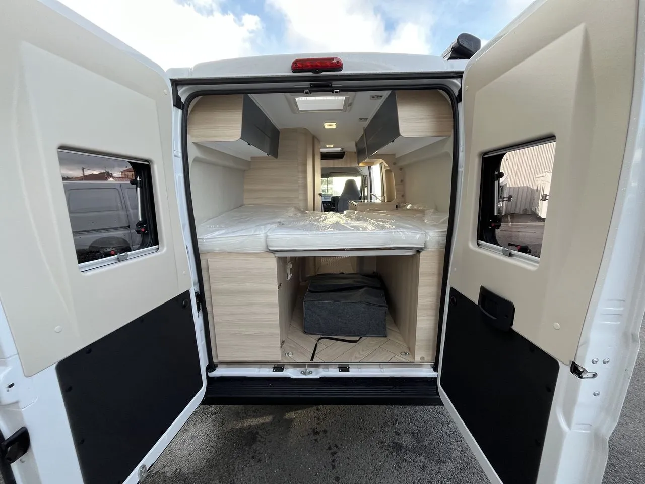 Fourgon aménagé - Chausson - V594 FIRST LINE LIGHT - 2026