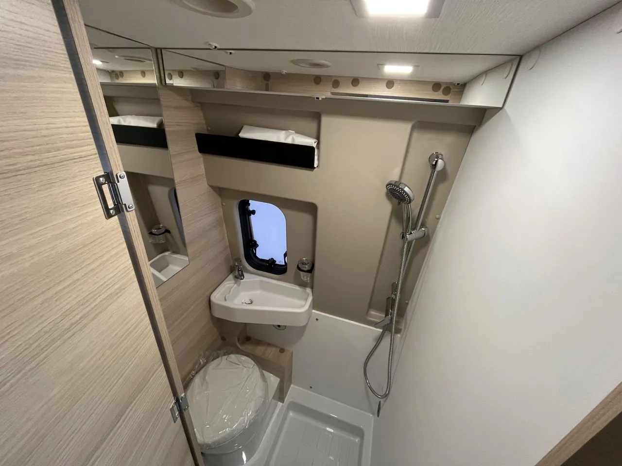 Fourgon aménagé - Chausson - V594 Max First-Line Light - 2026