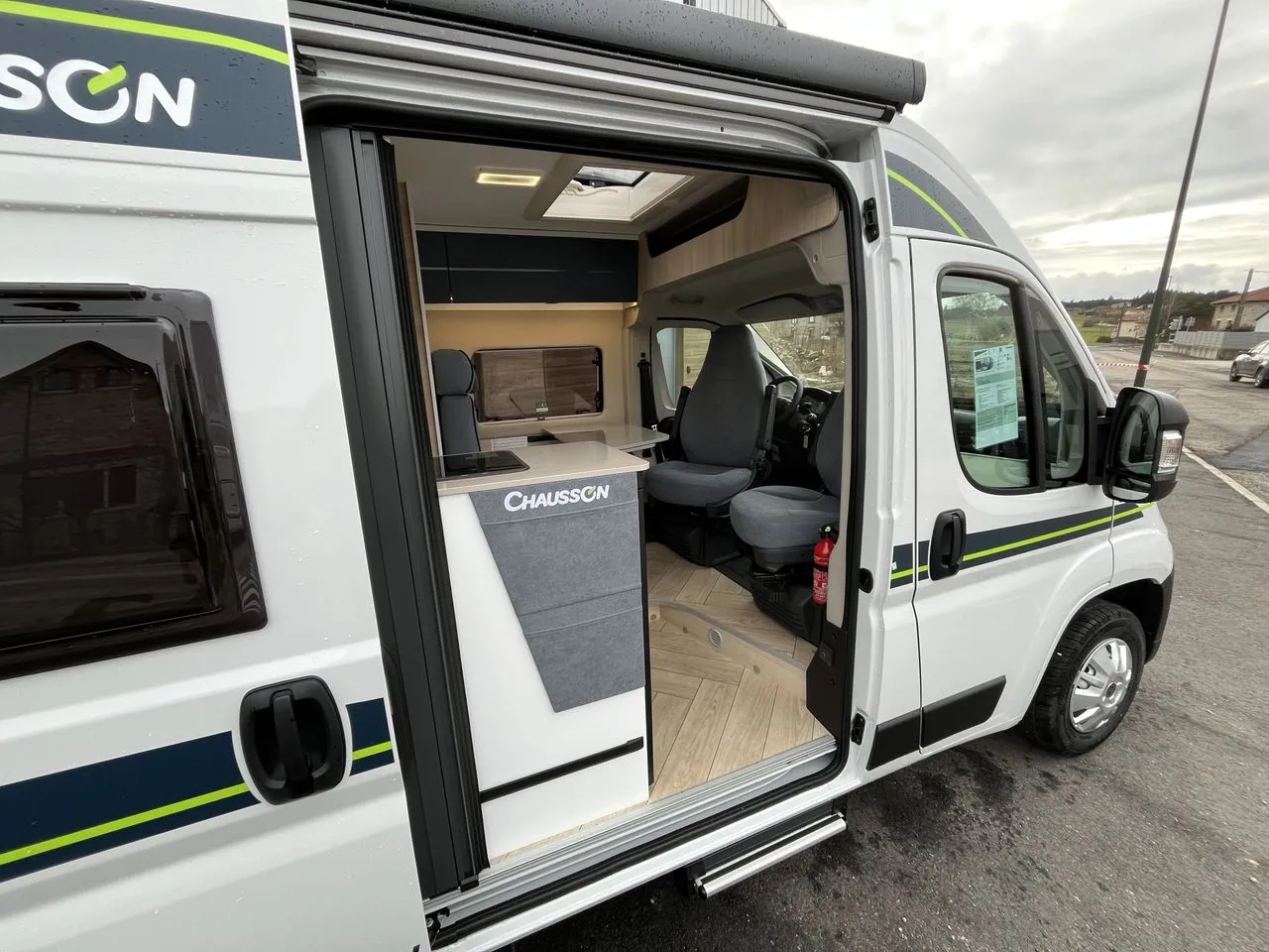 Fourgon aménagé - Chausson - V594 Max First-Line Light - 2026