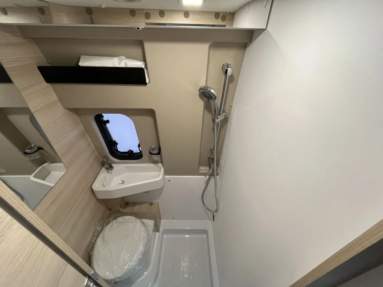 Fourgon aménagé - Chausson - V594 Max First-Line Light - 2026