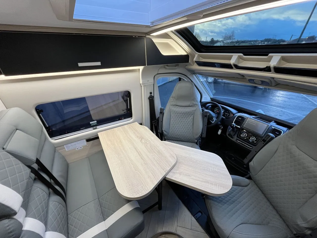 Fourgon aménagé - Chausson - V594 Sport Line - 2026