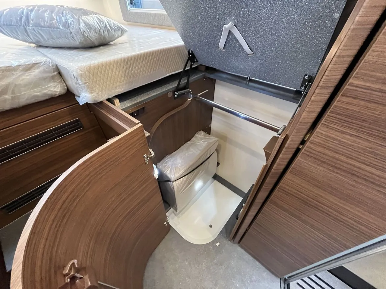 Camping-car - Carthago - CHIC C-LINE I4.9LE L Mercedes-Benz - 2026