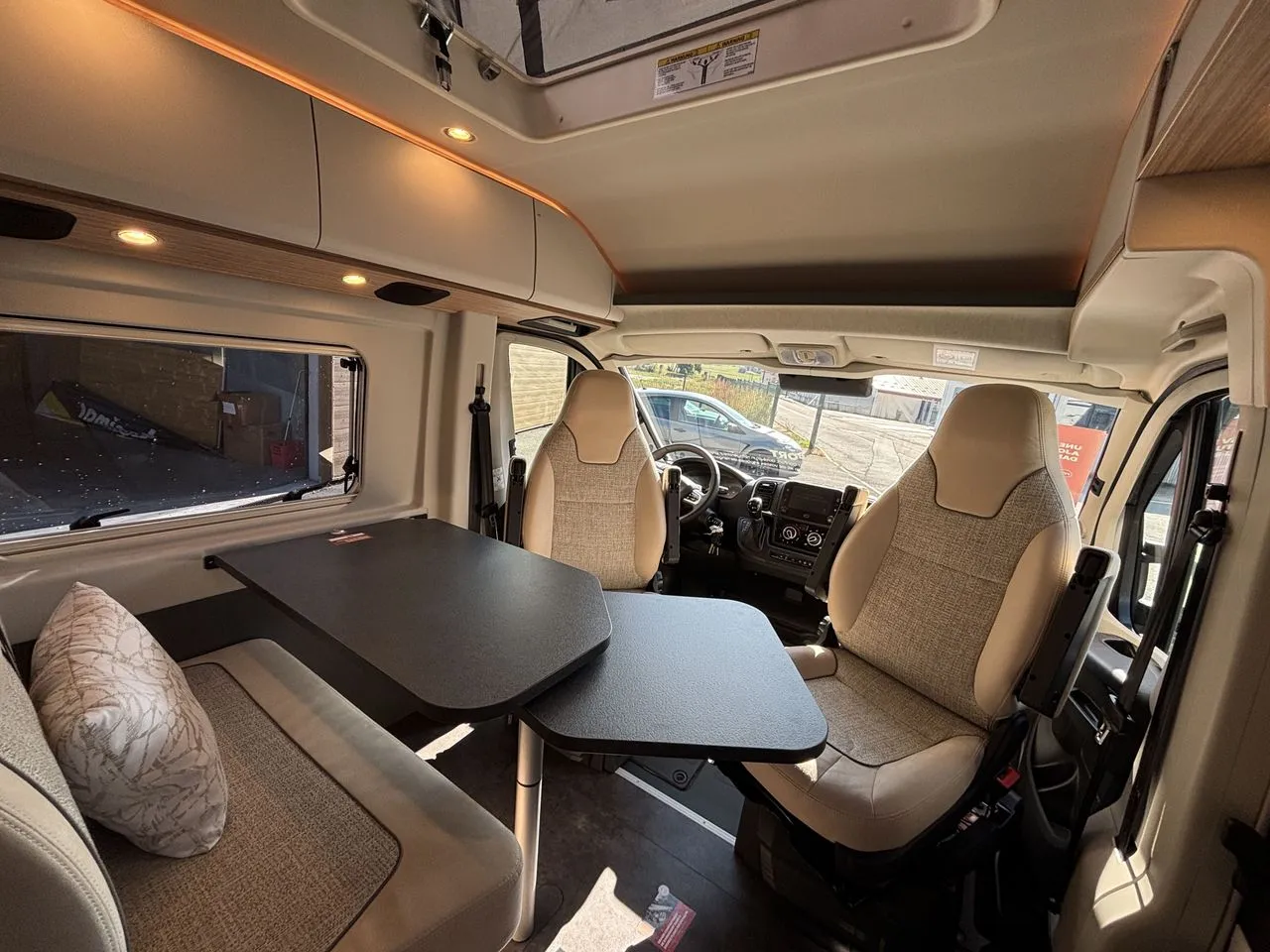 Fourgon aménagé - Malibu - Van Comfort 600 DB For-4 - 2027